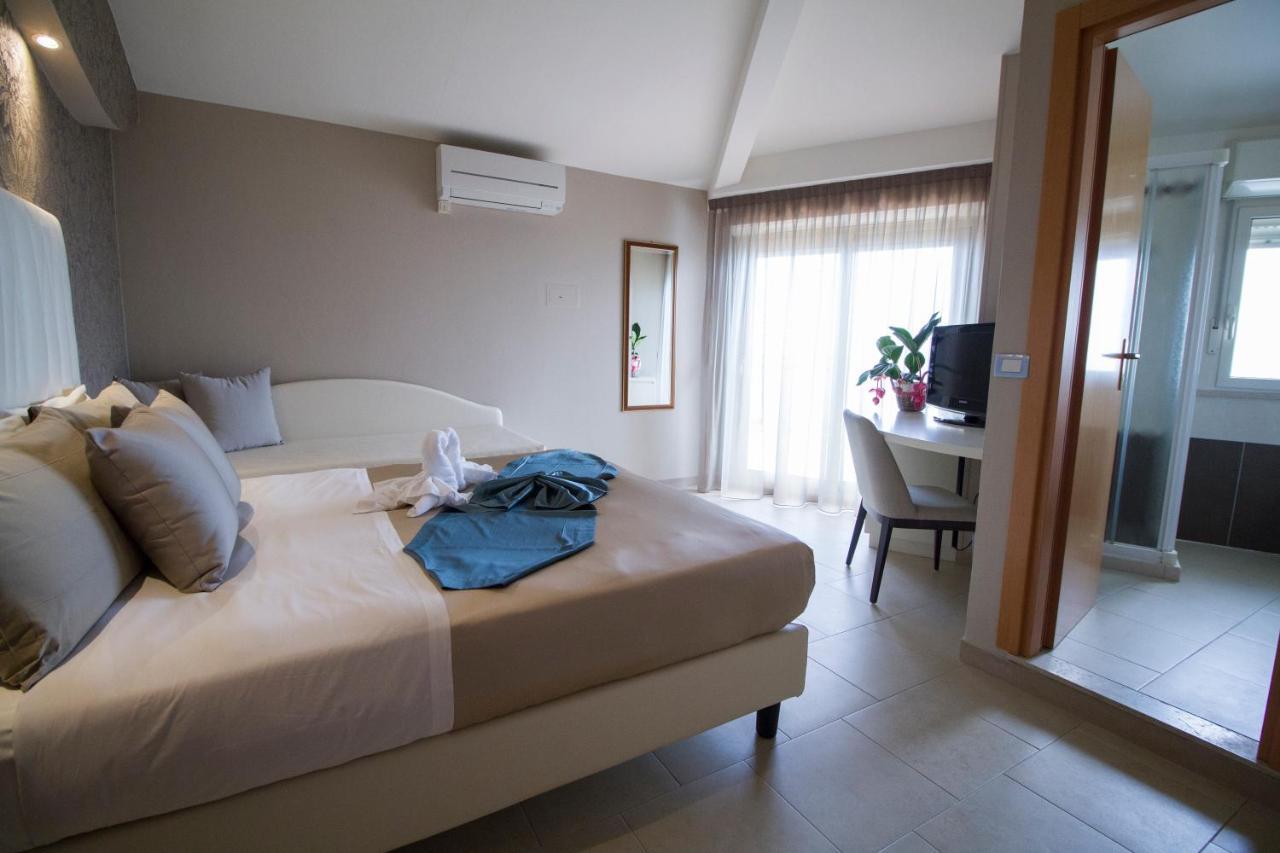 Hotel Lady Mary ميلانو ماريتيما المظهر الخارجي الصورة